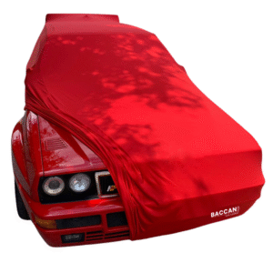 Telo copriauto su misura lancia delta evoluzione vista frontale telo rosso marchio federico baccan