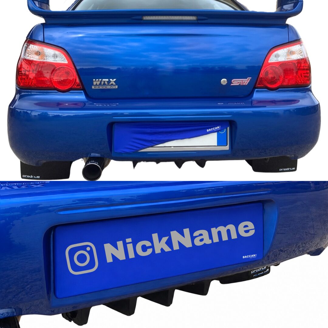 copritarga-auto-elasticizzato-personalizzabile-federico-baccan-blu-il-tuo-nickname-3 Copritarga Auto Elasticizzato (2pz) colore blu , nickname social grigio , marchio Federico Baccan